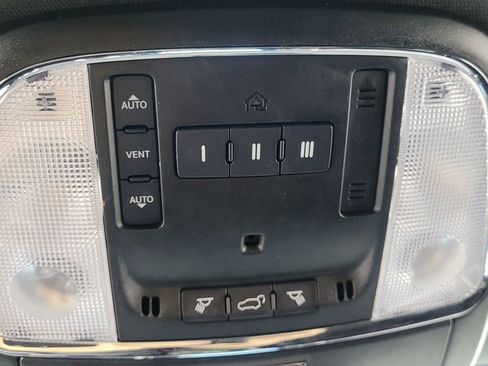 Used 2022 Jeep Grand Cherokee Laredo X image 32