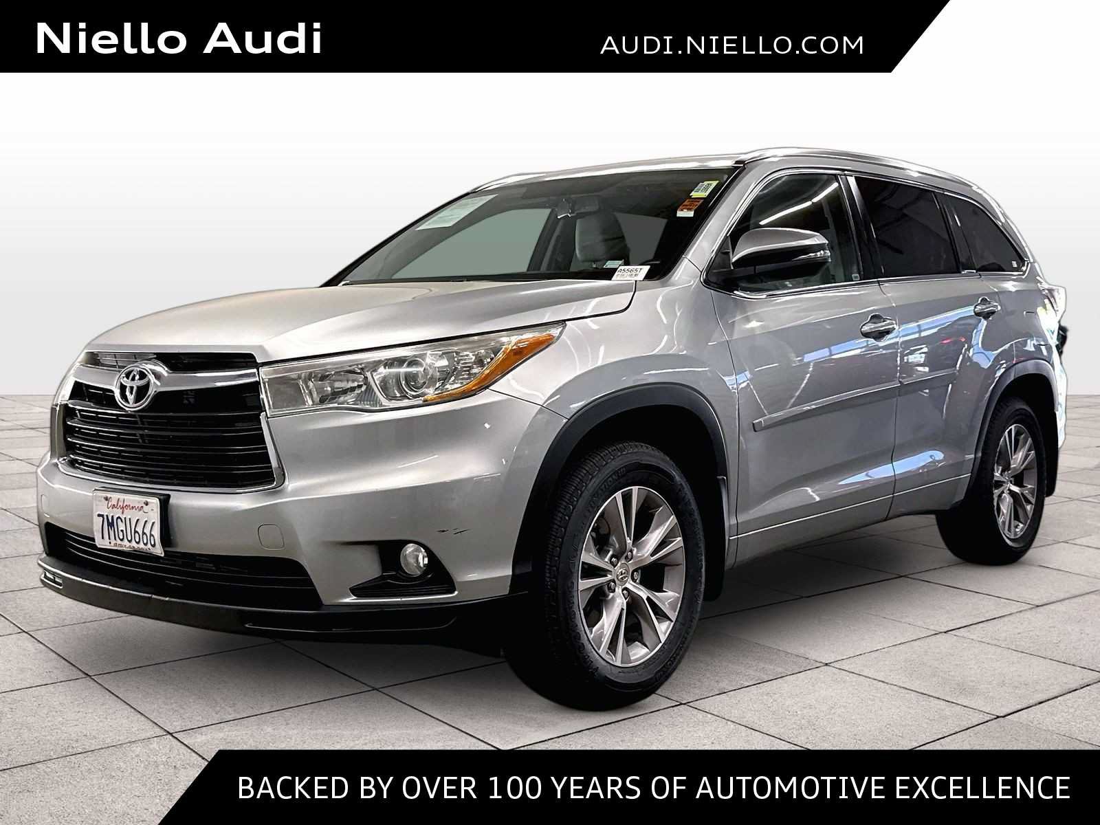 Used 2015 Toyota Highlander XLE AWD/4WD image 1