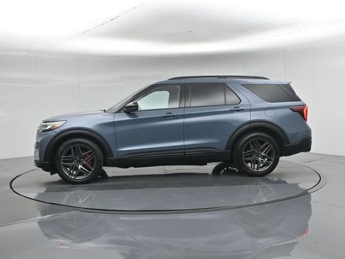 Used 2025 Ford Explorer ST w/ Sun And Sound Package AWD/4WD image 33