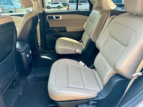 Used 2020 Ford Explorer XLT w/ Equipment Group 202A AWD/4WD image 12