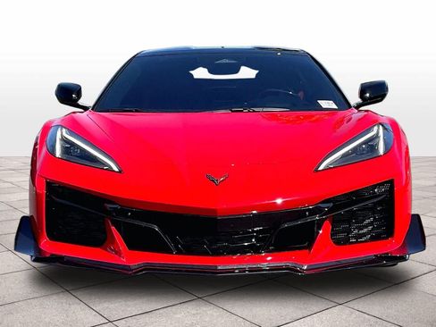 Used 2024 Chevrolet Corvette Z06 w/ Z07 Performance Package RWD image 3