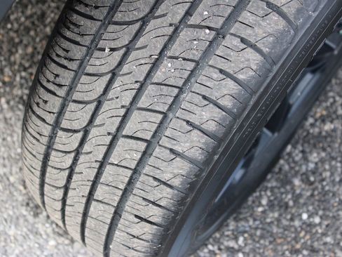 Used 2021 Jeep Cherokee Trailhawk w/ Comfort/Convenience Group image 37