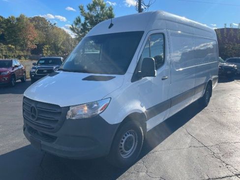 Used 2022 Mercedes-Benz Sprinter 2500 image 1