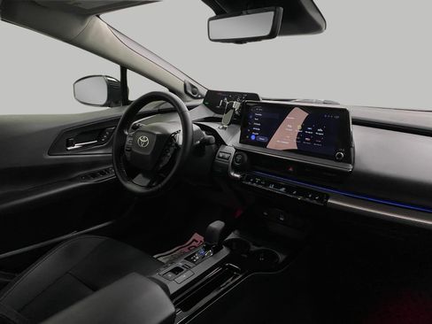 Used 2026 Toyota Prius Limited w/ Limited Premium Package FWD image 21