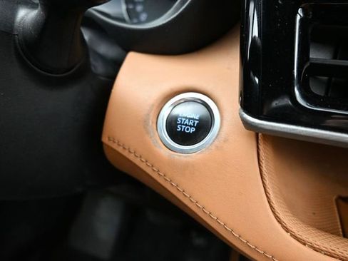 Used 2021 Toyota Highlander Platinum image 18