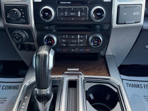 Used 2017 Ford F150 Platinum w/ Equipment Group 701A Luxury AWD/4WD image 15