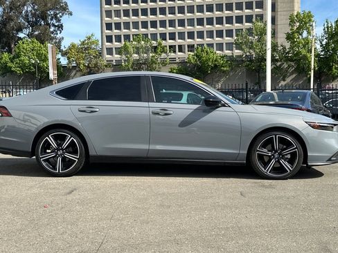 Used 2023 Honda Accord Sport image 3