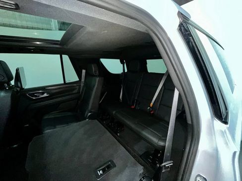 Used 2023 Chevrolet Tahoe Z71 w/ Z71 Off-Road Package AWD/4WD image 19