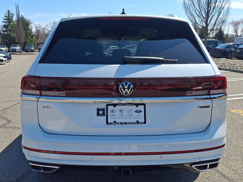 Used 2025 Volkswagen Atlas SEL Premium R-Line image 5