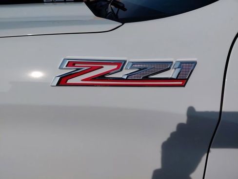 Used 2025 Chevrolet Silverado 1500 LT Trail Boss w/ LT Trail Boss Premium Package image 36