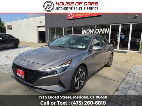 Used 2023 Hyundai Elantra SEL w/ Convenience Package FWD image 8