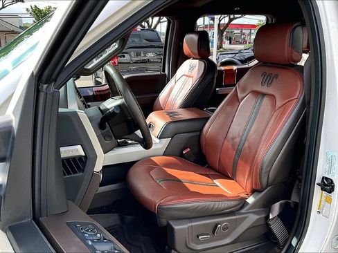 Used 2018 Ford F150 King Ranch w/ Equipment Group 601A Luxury AWD/4WD image 27