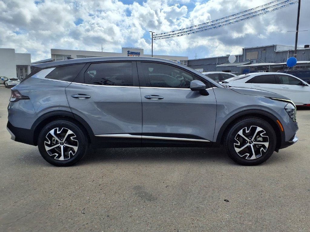Certified 2025 Kia Sportage EX FWD image 9