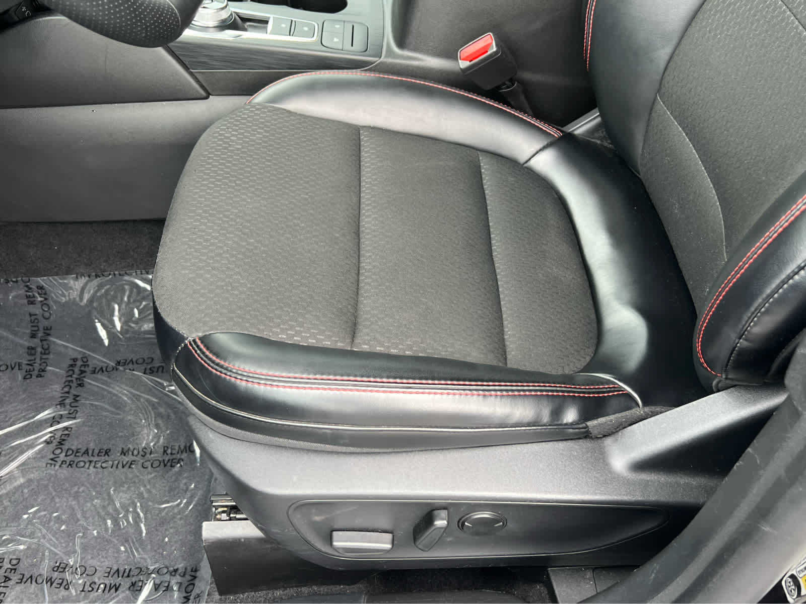 Used 2025 Ford Escape ST-Line Select AWD/4WD image 29
