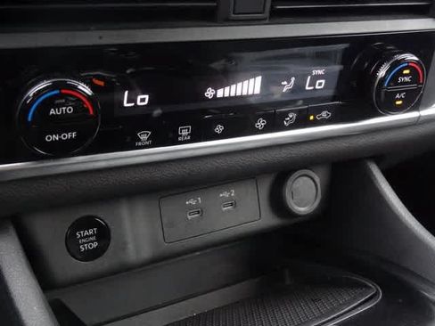Used 2025 Nissan Rogue SV AWD/4WD image 26