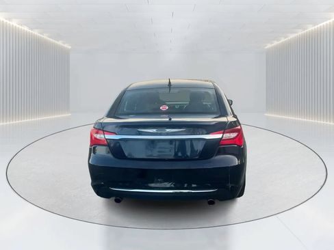 Used 2011 Chrysler 200 Limited FWD image 5