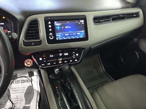 Used 2019 Honda HR-V EX image 6