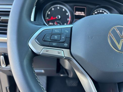 Used 2021 Volkswagen Atlas SE w/ Panoramic Sunroof Package image 23