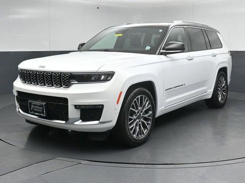 Used 2023 Jeep Grand Cherokee L Summit AWD/4WD image 3