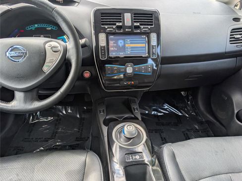 Used 2015 Nissan Leaf SL w/ Premium Package FWD image 18