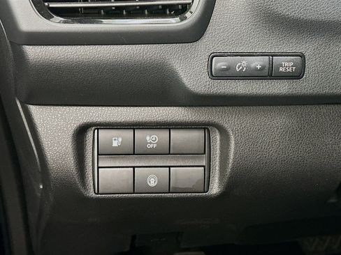 Used 2024 Nissan Leaf S image 17