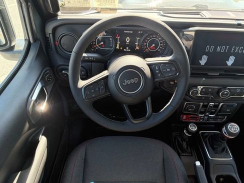 New 2026 Jeep Wrangler Unlimited Rubicon AWD/4WD image 32