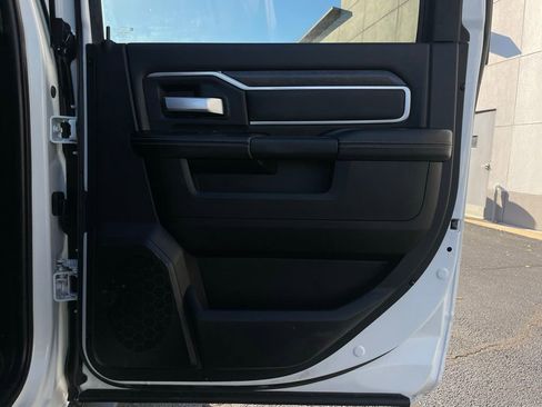 Used 2024 RAM 2500 Big Horn image 32