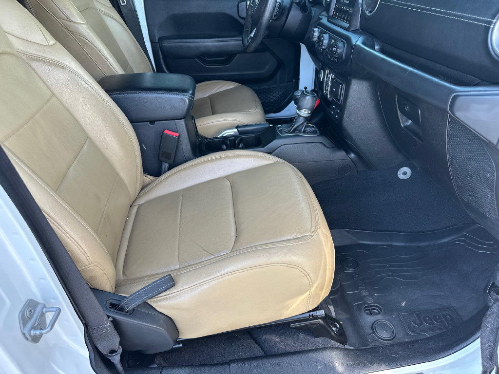 Used 2019 Jeep Wrangler Unlimited Sahara w/ Quick Order Package 24M Moab AWD/4WD image 13