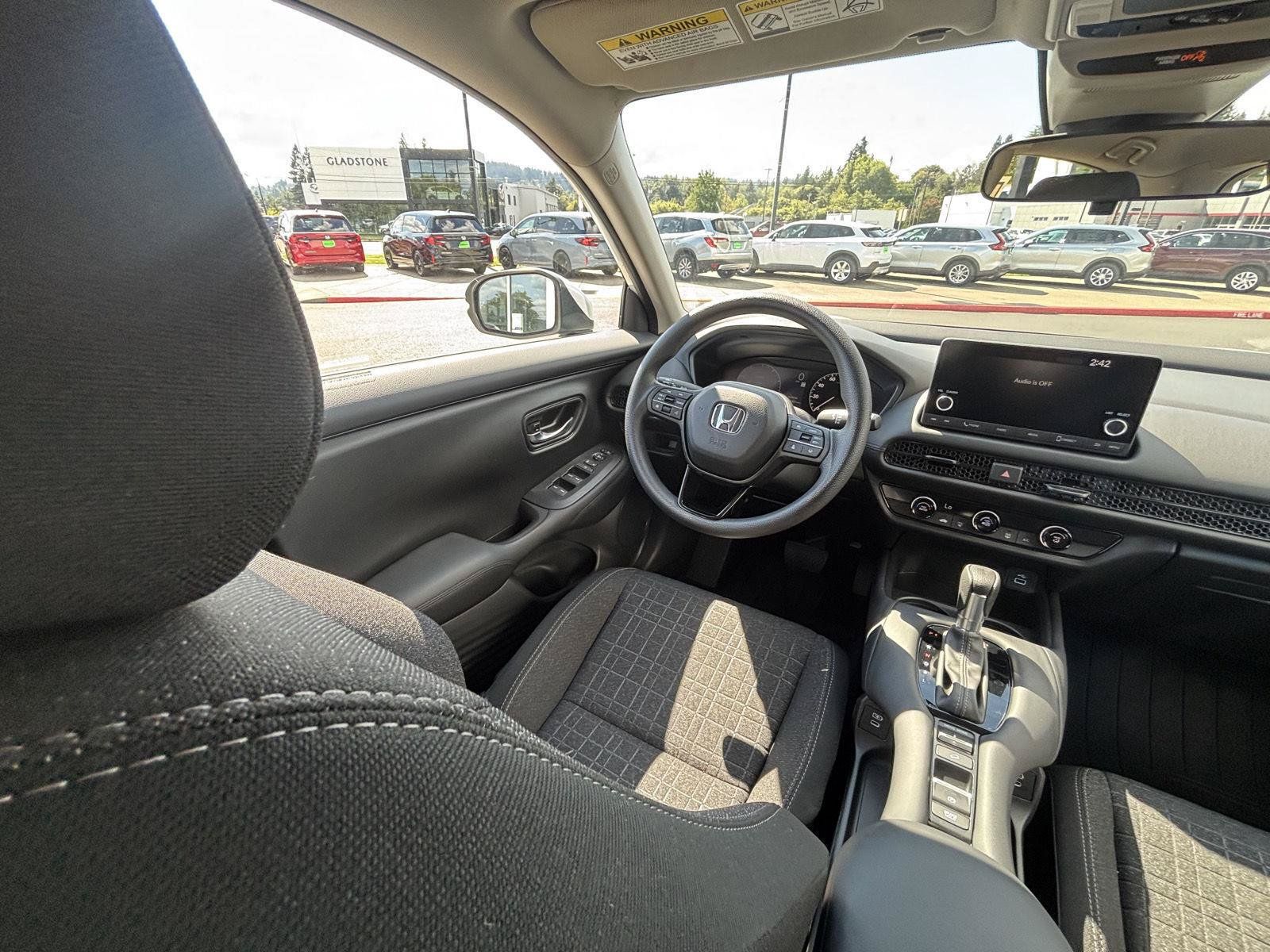 Used 2025 Honda HR-V LX image 16