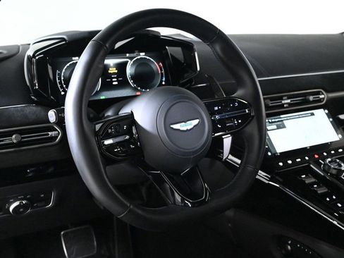 Used 2025 Aston Martin V8 Vantage Coupe image 12