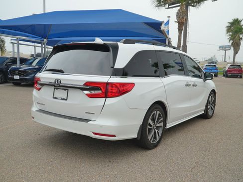 Used 2024 Honda Odyssey Touring image 3
