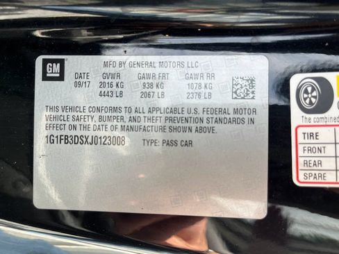 Used 2018 Chevrolet Camaro LT w/ RS Package image 7