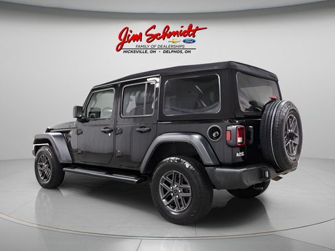 Used 2024 Jeep Wrangler Unlimited Sport AWD/4WD image 4
