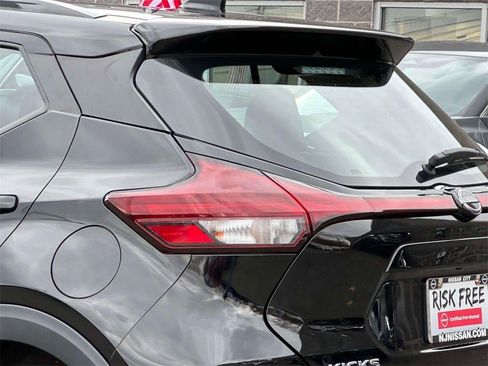 Certified 2024 Nissan Kicks SR image 9