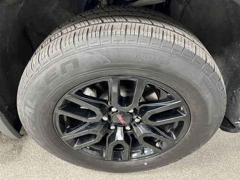 Used 2024 GMC Sierra 1500 Elevation image 16