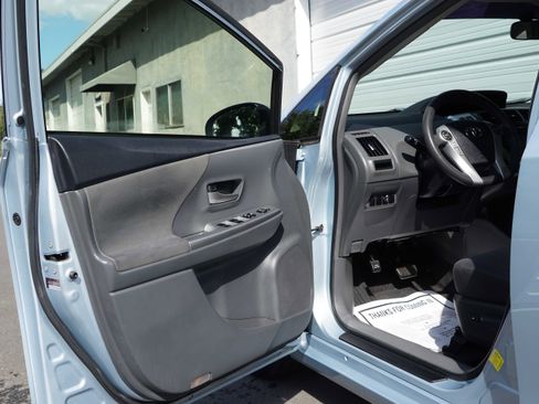 Used 2014 Toyota Prius V Three image 37