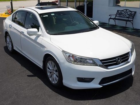 Used 2015 Honda Accord Touring image 19