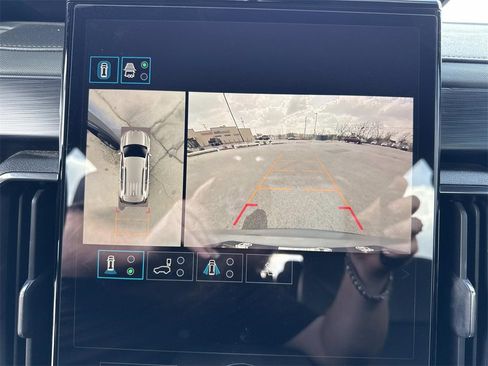 Used 2024 GMC Acadia AT4 w/ Luxury Package image 20