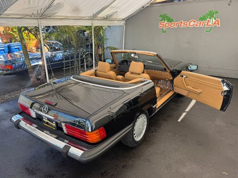 Used 1989 Mercedes-Benz 560 SL image 3
