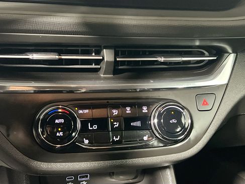 Used 2025 Buick Envista Preferred w/ Convenience I Package FWD image 26