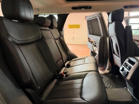 Used 2022 Land Rover Range Rover SE image 26