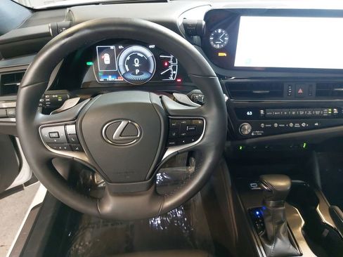 Used 2024 Lexus ES 300h w/ Premium Package FWD image 17
