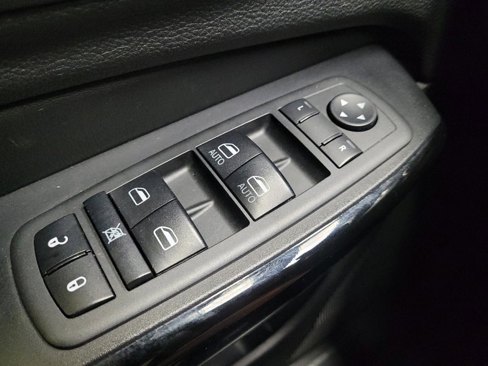 Used 2020 Jeep Cherokee Latitude Plus FWD image 27