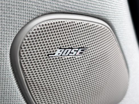 Used 2011 Cadillac SRX Luxury image 3