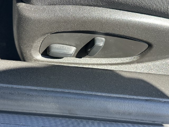 Used 2018 Chevrolet Camaro LT RWD image 13