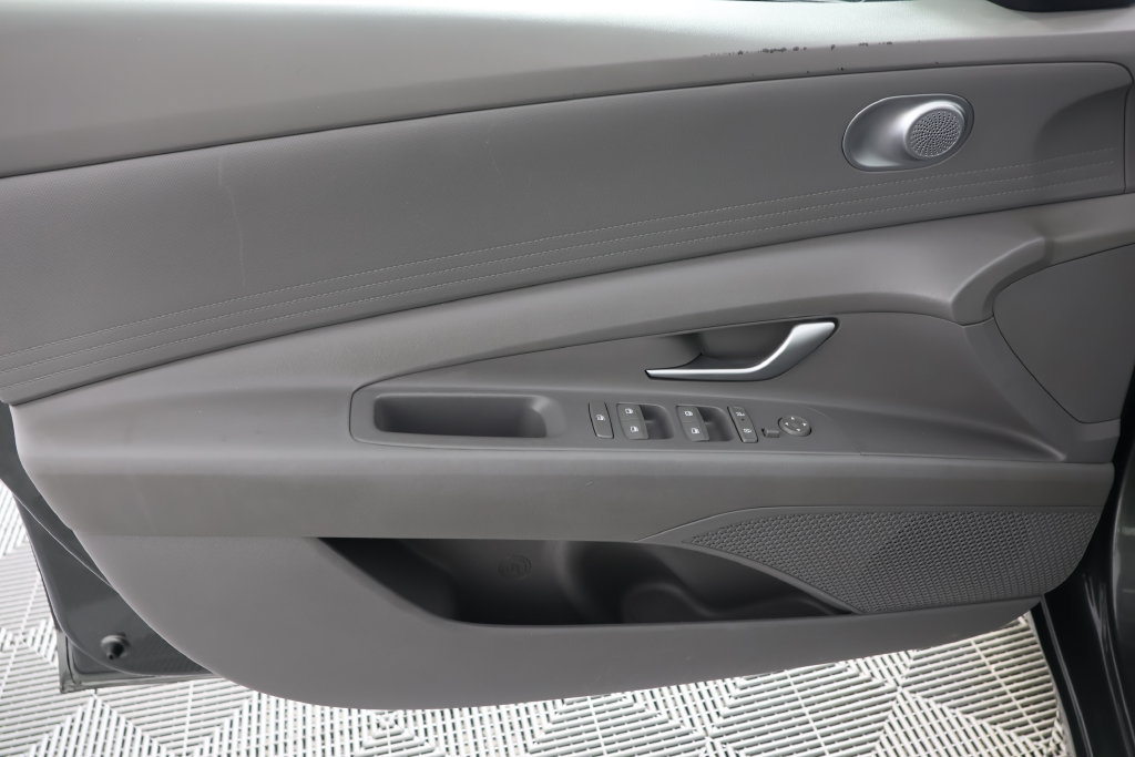Used 2024 Hyundai Elantra SEL FWD image 24