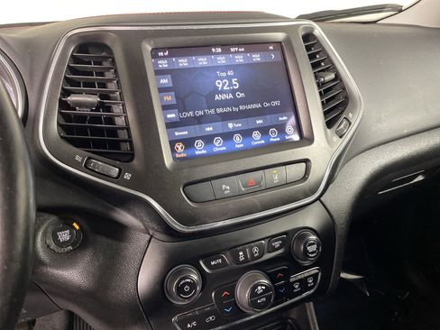 Used 2021 Jeep Cherokee Trailhawk image 34