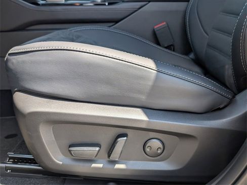 New 2025 Mitsubishi Outlander SE image 13