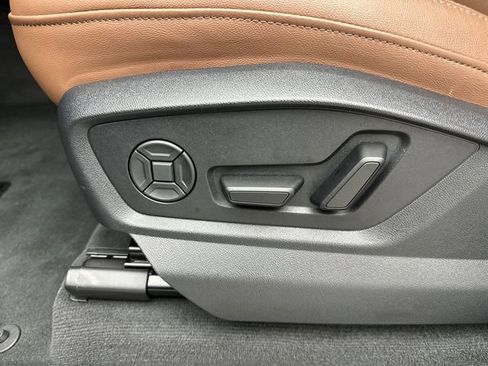 Used 2025 Audi Q8 Premium Plus AWD/4WD image 12