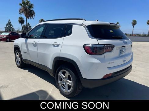 Used 2024 Jeep Compass Latitude AWD/4WD image 4